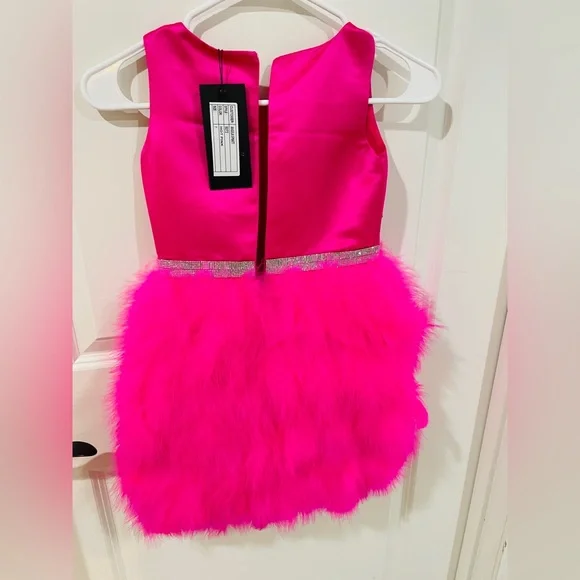 NWT feather cocktail , fun fashion feather dress